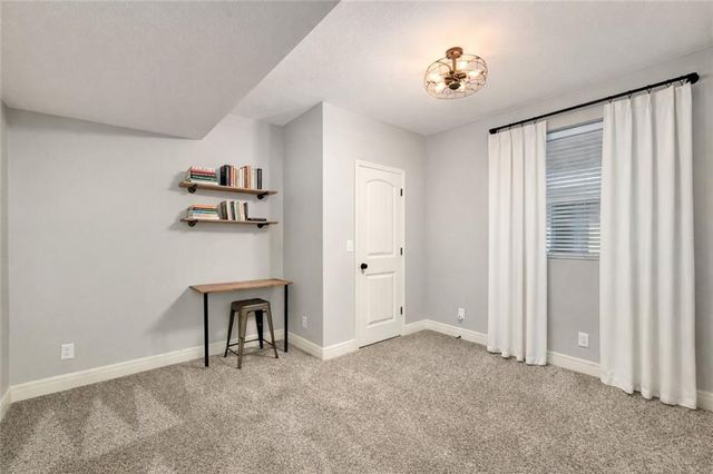 929 SW 33rd Street, Lee's Summit, MO 64082