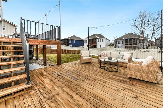 929 SW 33rd Street, Lee's Summit, MO 64082