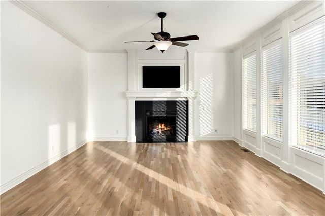 929 SW 33rd Street, Lee's Summit, MO 64082