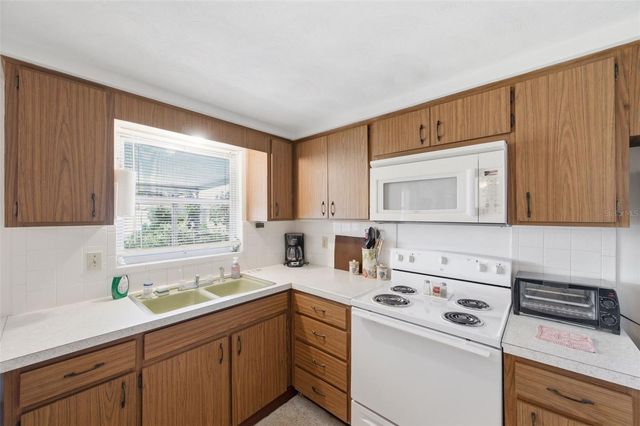3904 REDWOOD DRIVE, Holiday, FL 34691