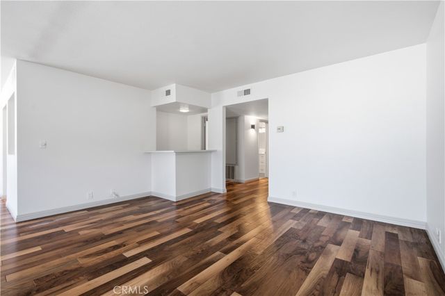 853 S Le Doux, Los Angeles, CA 90035