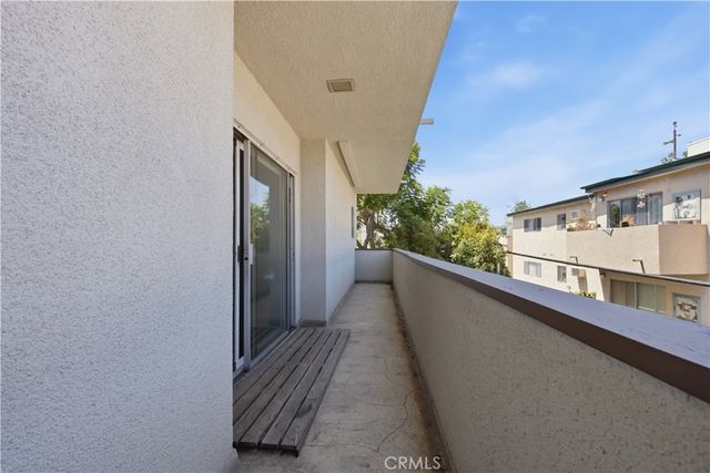 853 S Le Doux, Los Angeles, CA 90035