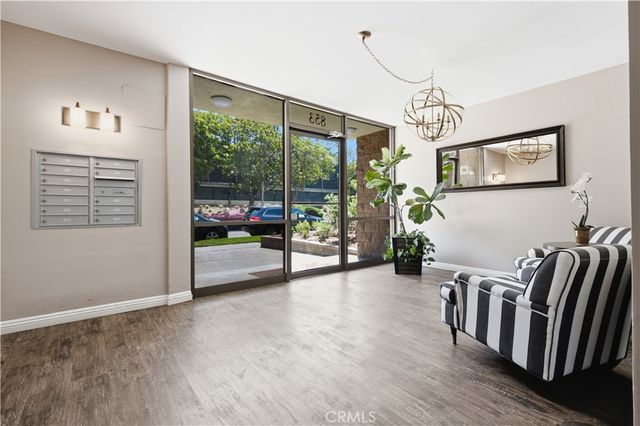 853 S Le Doux, Los Angeles, CA 90035