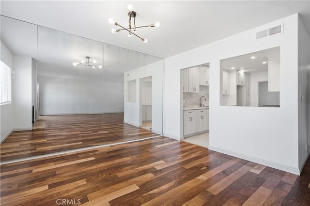 853 S Le Doux, Los Angeles, CA 90035