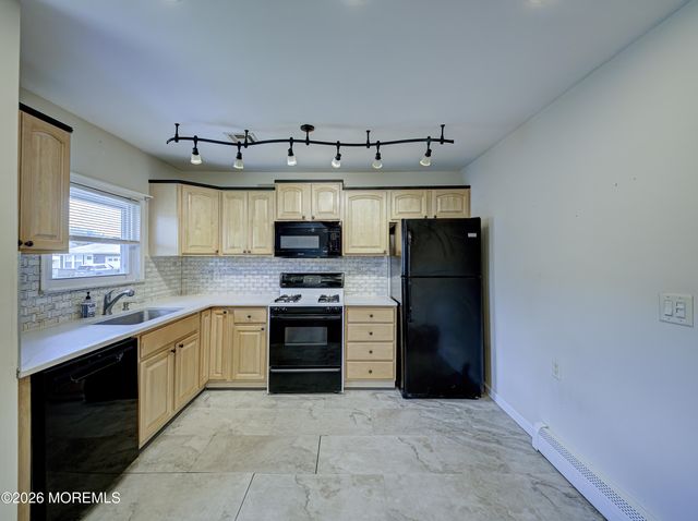 59 Guadeloupe Drive, Toms River, NJ 08757