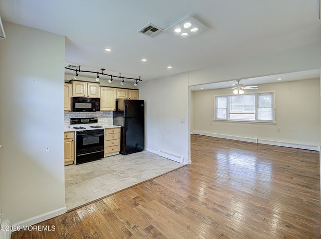 59 Guadeloupe Drive, Toms River, NJ 08757