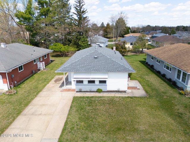 59 Guadeloupe Drive, Toms River, NJ 08757