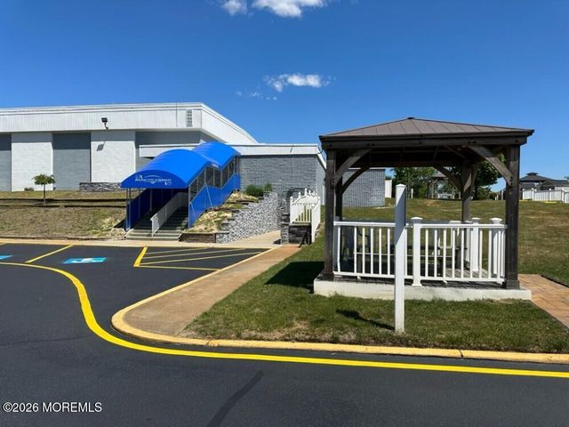 59 Guadeloupe Drive, Toms River, NJ 08757