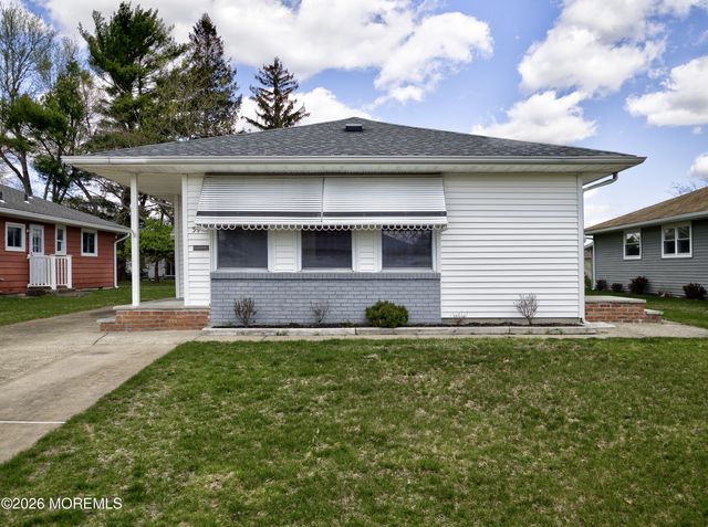 59 Guadeloupe Drive, Toms River, NJ 08757