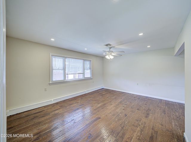 59 Guadeloupe Drive, Toms River, NJ 08757