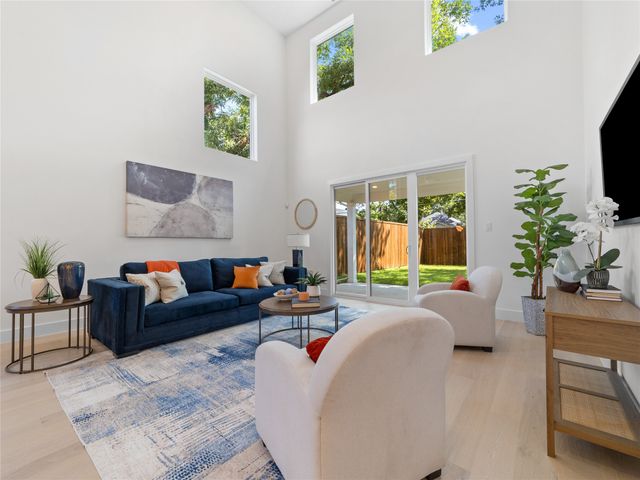 426 Martinique Avenue, Dallas, TX 75223