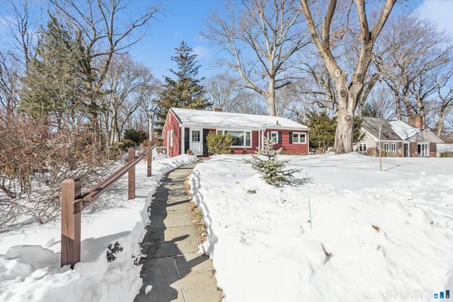 6 Acorn Lane, Norwalk, CT 06854