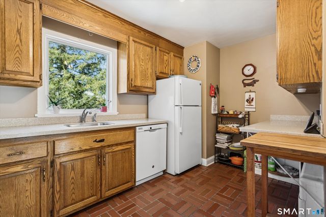 6 Acorn Lane, Norwalk, CT 06854