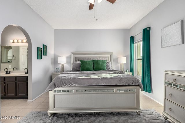 1718 S LONGMORE Street 34, Mesa, AZ 85202