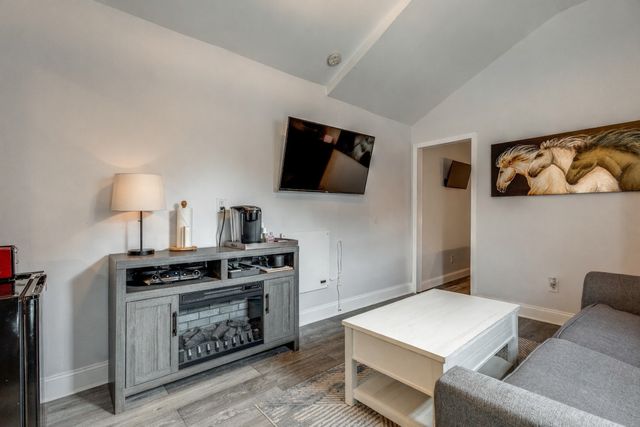 1951 College Avenue, Fort Worth, TX 76110