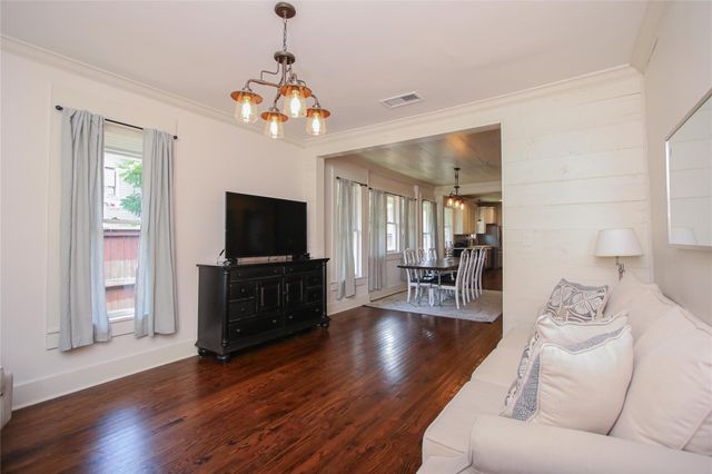 1951 College Avenue, Fort Worth, TX 76110