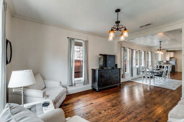 1951 College Avenue, Fort Worth, TX 76110