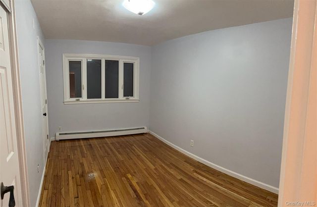 186 E Pennywood Avenue, Roosevelt, NY 11575