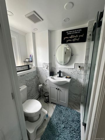186 E Pennywood Avenue, Roosevelt, NY 11575