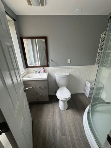 186 E Pennywood Avenue, Roosevelt, NY 11575