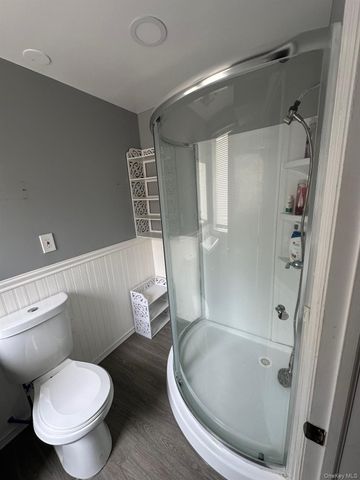 186 E Pennywood Avenue, Roosevelt, NY 11575