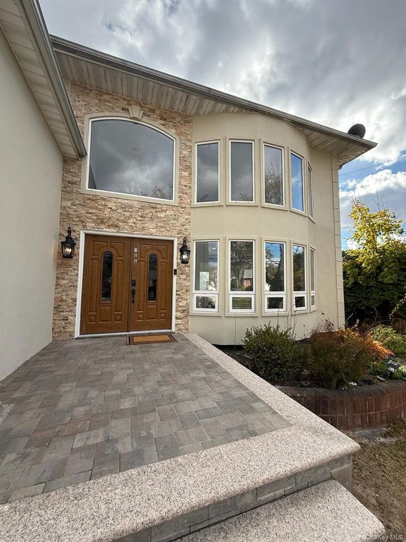 186 E Pennywood Avenue, Roosevelt, NY 11575 — photo 2