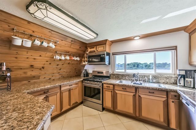 2009 Todville Road, Seabrook, TX 77586