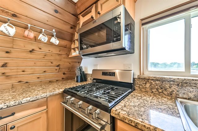 2009 Todville Road, Seabrook, TX 77586