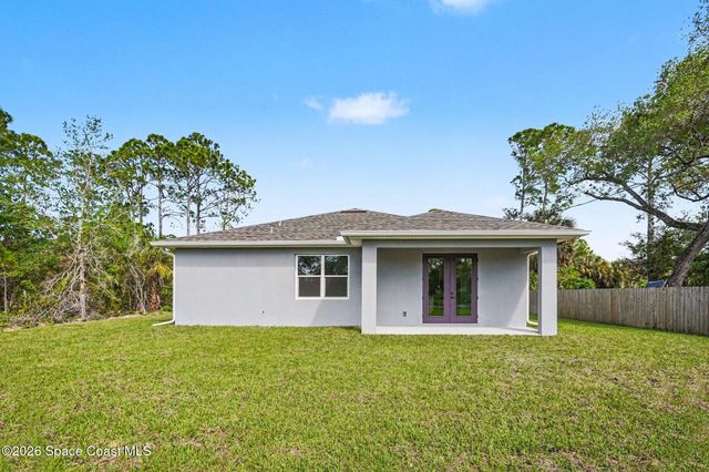 2065 Tahoe Avenue SE, Palm Bay, FL 32909