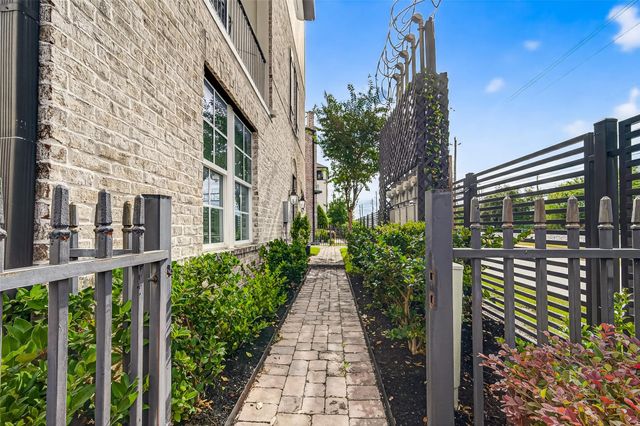 6240 Kansas Street, Houston, TX 77007