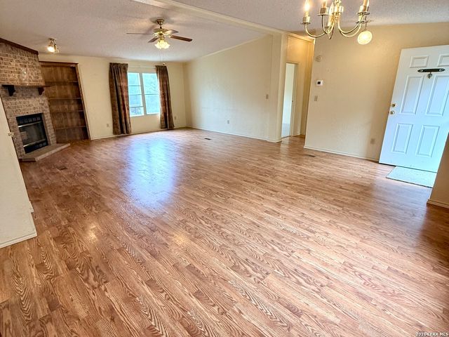 182 Laurel Ridge, Lakehills, TX 78063