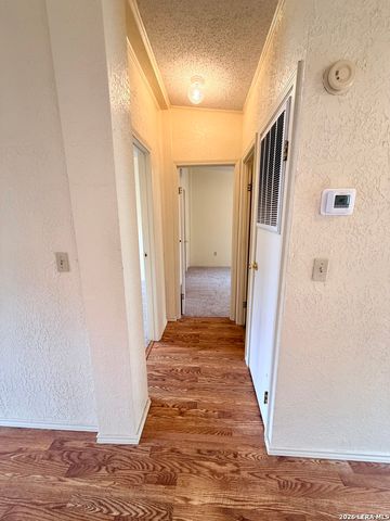 182 Laurel Ridge, Lakehills, TX 78063