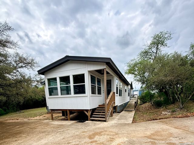 182 Laurel Ridge, Lakehills, TX 78063
