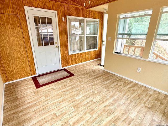 182 Laurel Ridge, Lakehills, TX 78063