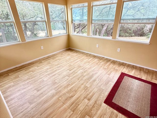 182 Laurel Ridge, Lakehills, TX 78063
