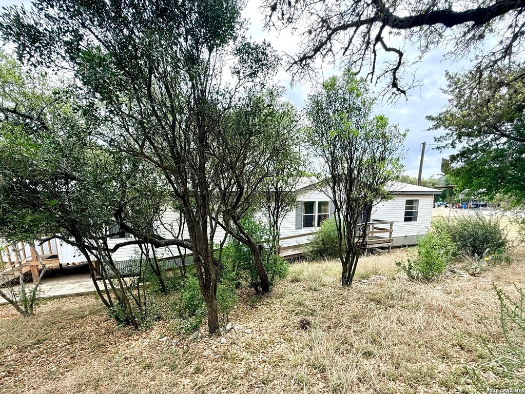 182 Laurel Ridge, Lakehills, TX 78063