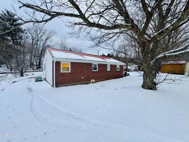 1190 Saint Clairs Creek Road, Chilhowie, VA 24319