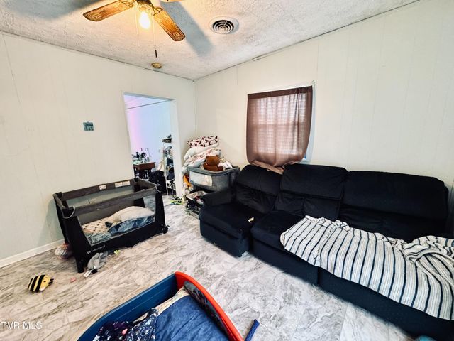 1190 Saint Clairs Creek Road, Chilhowie, VA 24319