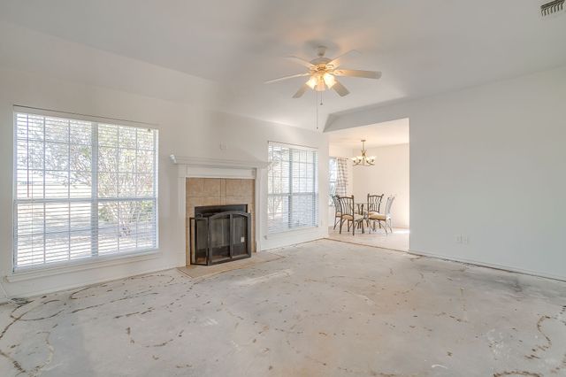 122 Blue Castle Court, Weatherford, TX 76088
