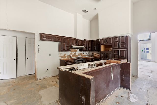 2700 Shadow Wood Court, Arlington, TX 76006