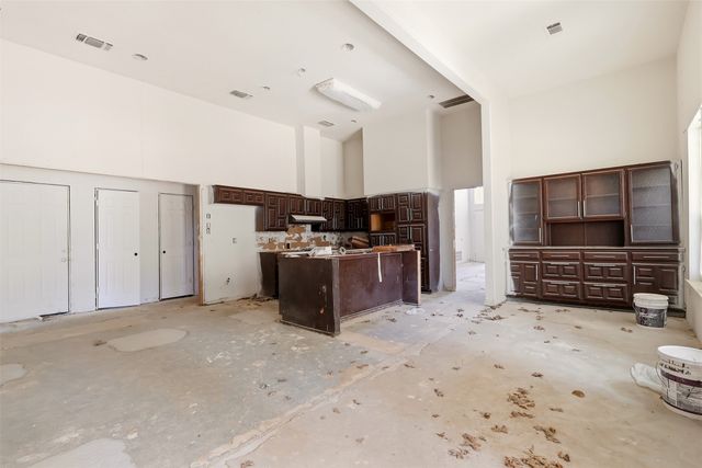 2700 Shadow Wood Court, Arlington, TX 76006