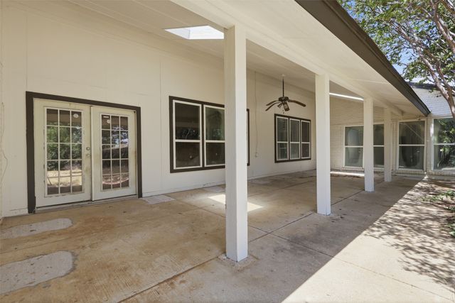 2700 Shadow Wood Court, Arlington, TX 76006