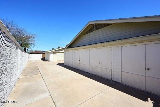 2808 E LUPINE Avenue E, Phoenix, AZ 85028