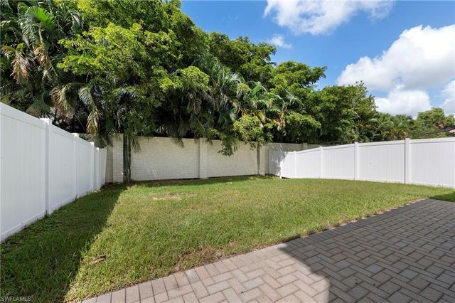 8797 Madrid CIR, Naples, FL 34104