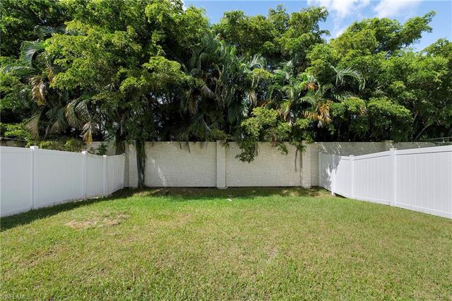 8797 Madrid CIR, Naples, FL 34104