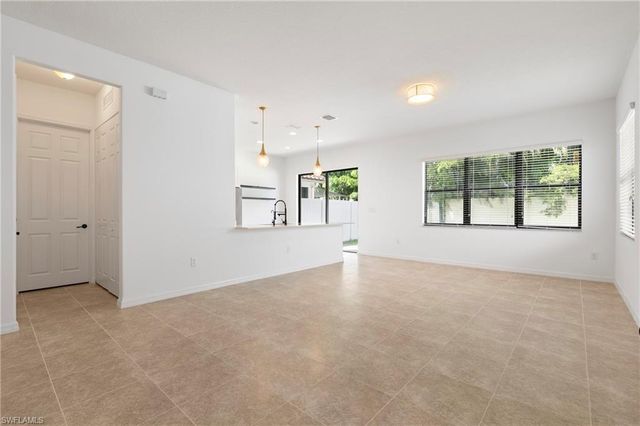 8797 Madrid CIR, Naples, FL 34104