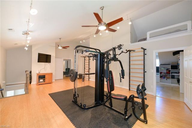 102 Stevens CT, Yorktown, VA 23693