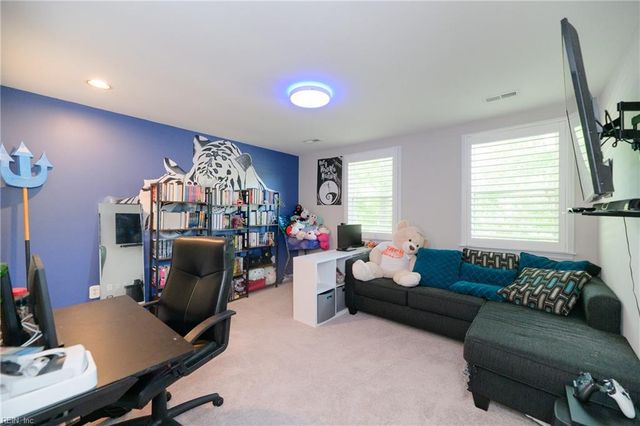 102 Stevens CT, Yorktown, VA 23693