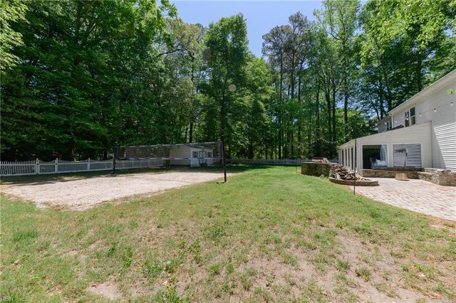 102 Stevens CT, Yorktown, VA 23693