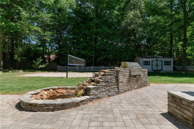 102 Stevens CT, Yorktown, VA 23693